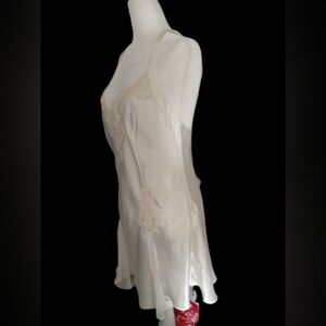 NWOT Victoria's Secret Light Ivory Baby Doll Style Lingerie Size Large